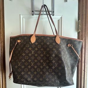 Louis Vuitton
Neverfull GM Tote Bag